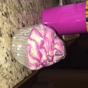 Cupcake bathbomb